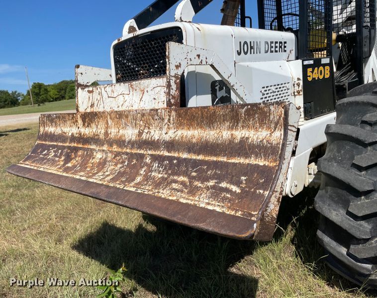 image for item KE9322 1997 John Deere 540B  skidder