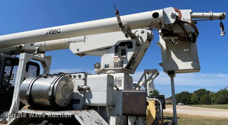 image for item KE9322 1997 John Deere 540B  skidder