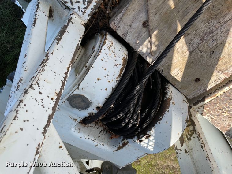 image for item KE9322 1997 John Deere 540B  skidder