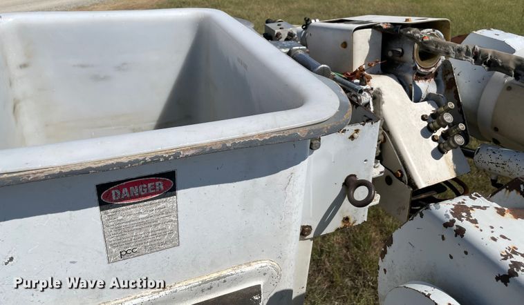 image for item KE9322 1997 John Deere 540B  skidder