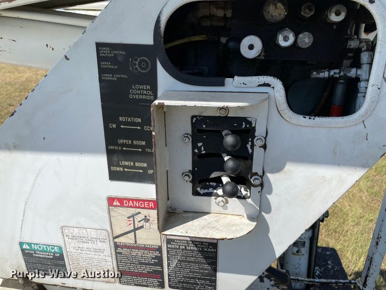 image for item KE9322 1997 John Deere 540B  skidder