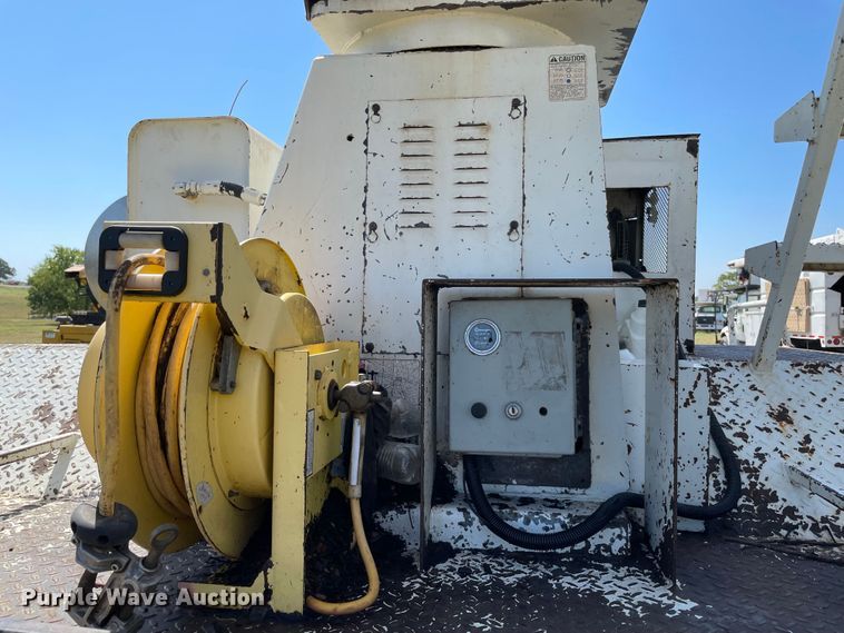 image for item KE9322 1997 John Deere 540B  skidder