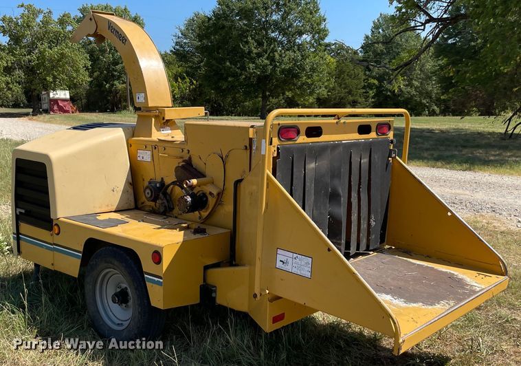 image for item KE9323 2000 Vermeer BC1000  wood chipper