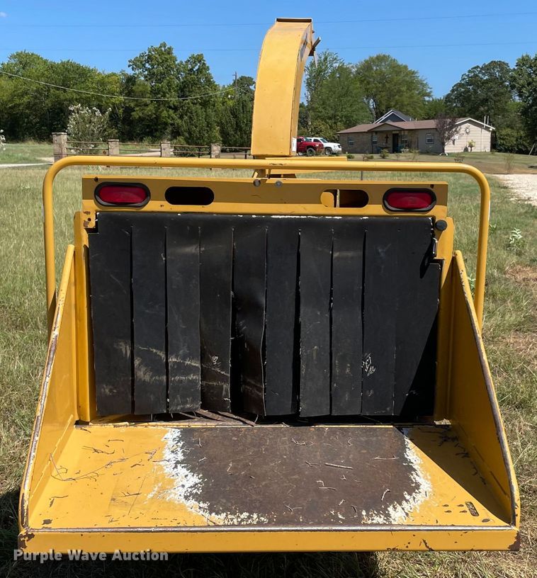 image for item KE9323 2000 Vermeer BC1000  wood chipper