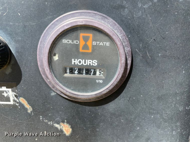 image for item KE9323 2000 Vermeer BC1000  wood chipper