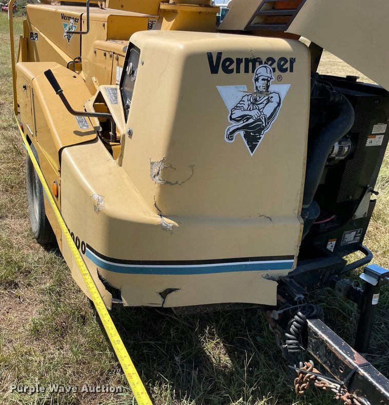image for item KE9323 2000 Vermeer BC1000  wood chipper