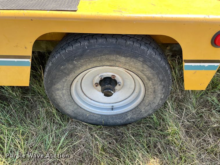 image for item KE9323 2000 Vermeer BC1000  wood chipper