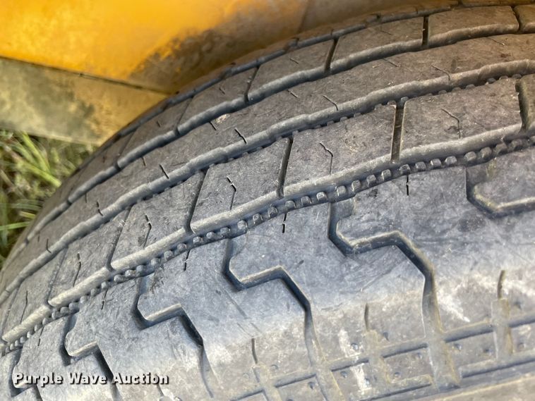 image for item KE9323 2000 Vermeer BC1000  wood chipper