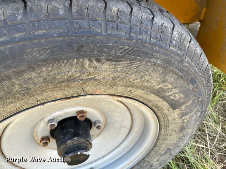 image for item KE9323 2000 Vermeer BC1000  wood chipper