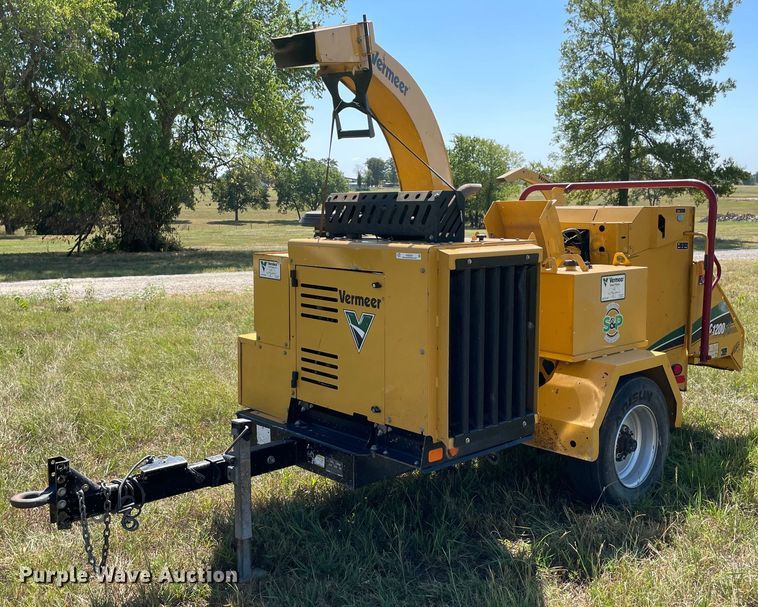 image for item KE9324 2017 Vermeer BC1200XL  wood chipper