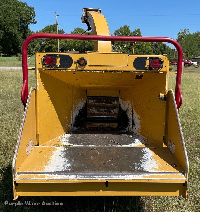 image for item KE9324 2017 Vermeer BC1200XL  wood chipper