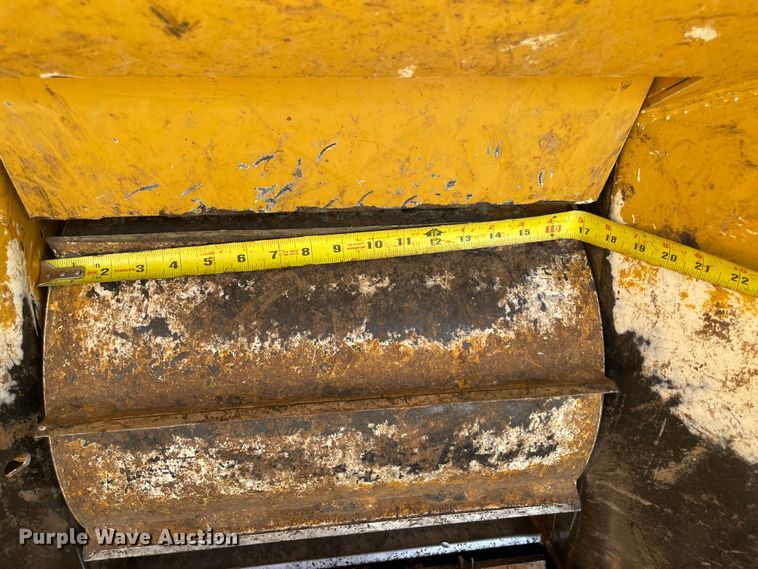 image for item KE9324 2017 Vermeer BC1200XL  wood chipper