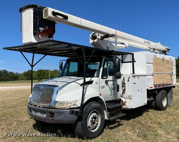 image for item KE9325 2008 International 4300  forestry bucket truck