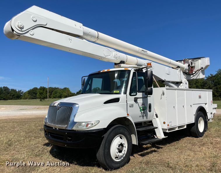 image for item KE9326 2008 International 4300  bucket truck