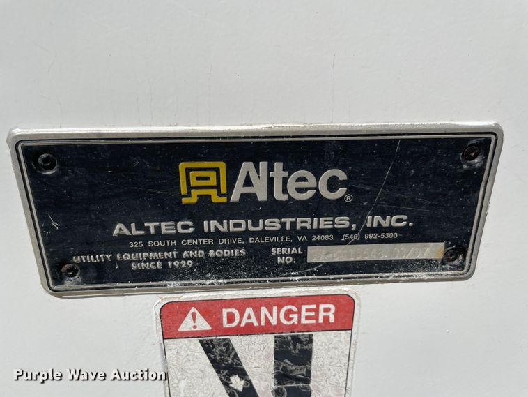 image for item KE9326 2008 International 4300  bucket truck