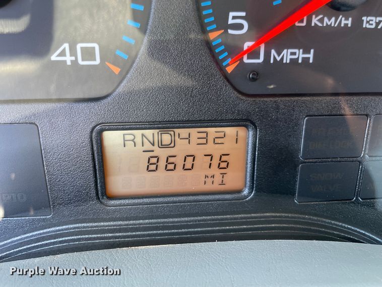 image for item KE9326 2008 International 4300  bucket truck