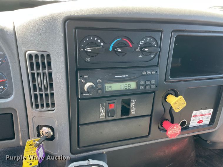 image for item KE9326 2008 International 4300  bucket truck