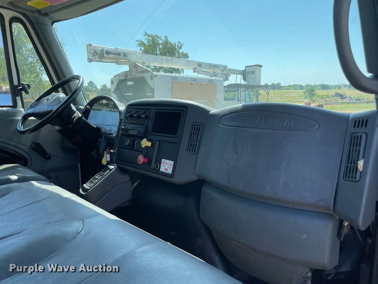 image for item KE9326 2008 International 4300  bucket truck