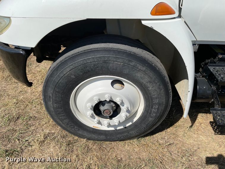 image for item KE9326 2008 International 4300  bucket truck