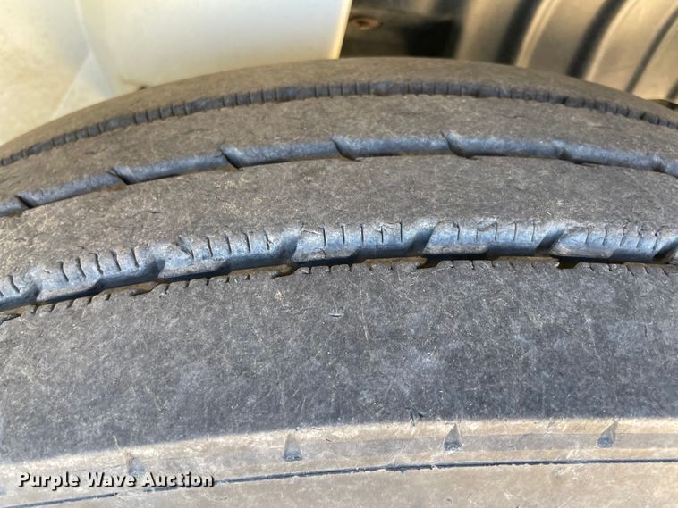 image for item KE9326 2008 International 4300  bucket truck