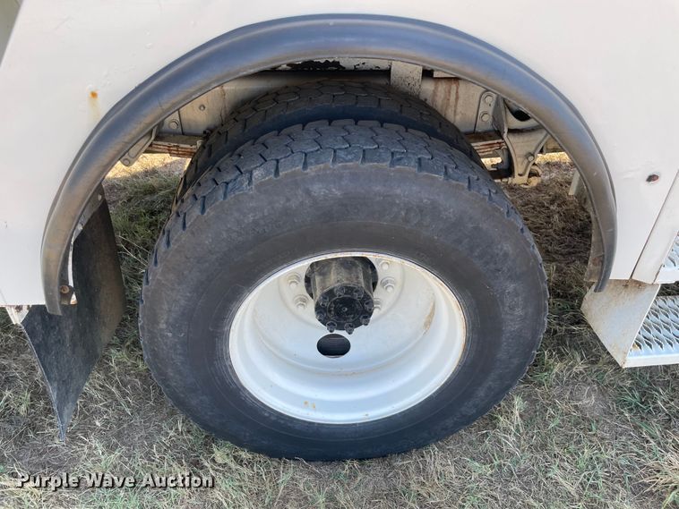 image for item KE9326 2008 International 4300  bucket truck