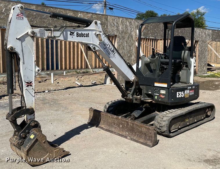 image for item KF9547 2015 Bobcat E35i  mini excavator