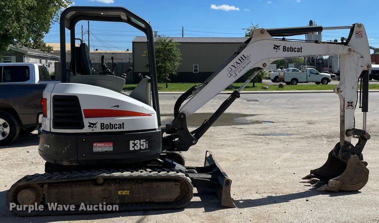 image for item KF9547 2015 Bobcat E35i  mini excavator