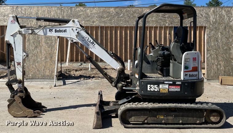 image for item KF9547 2015 Bobcat E35i  mini excavator