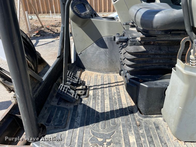 image for item KF9547 2015 Bobcat E35i  mini excavator