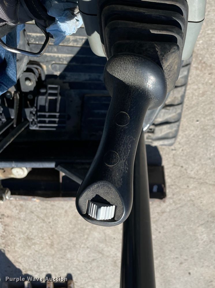 image for item KF9547 2015 Bobcat E35i  mini excavator