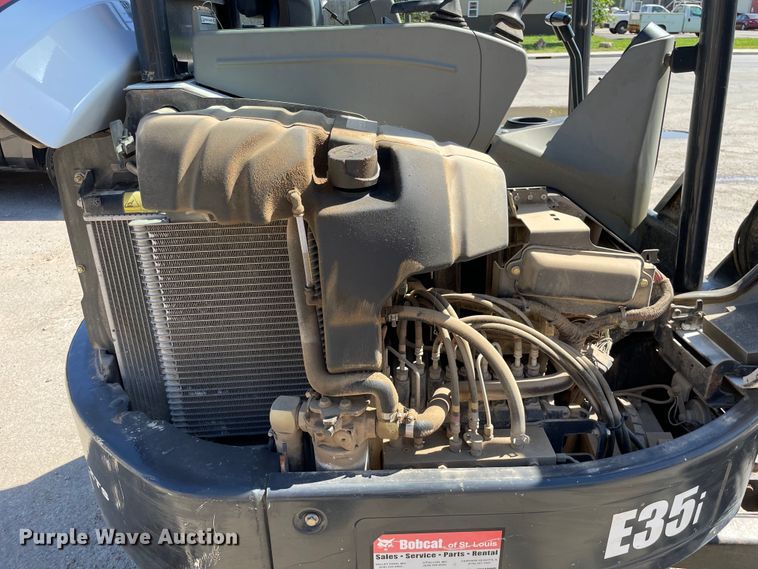 image for item KF9547 2015 Bobcat E35i  mini excavator
