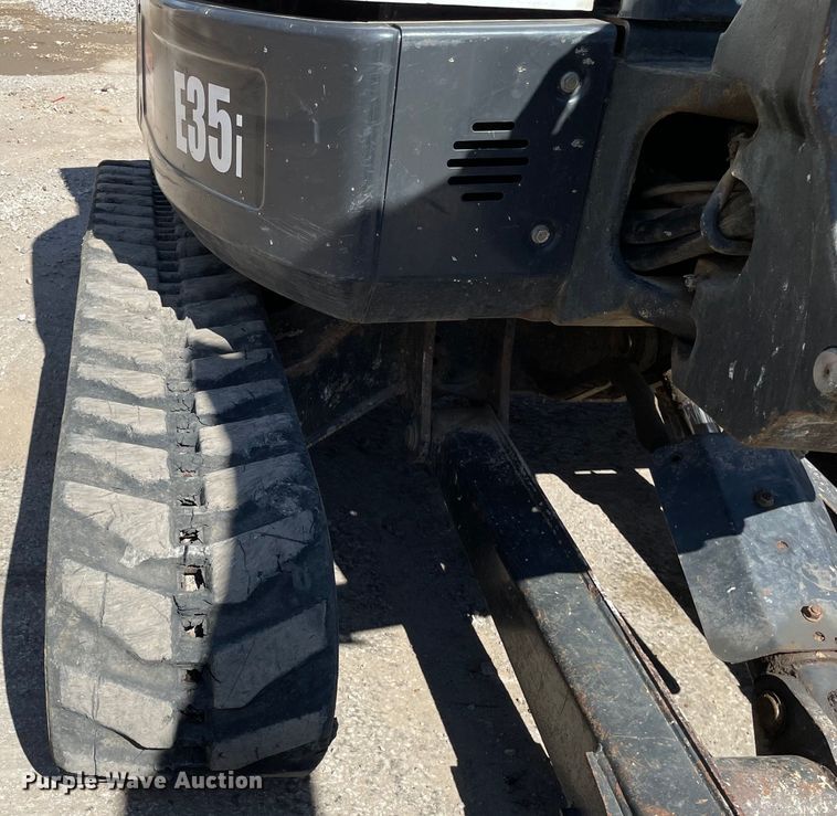 image for item KF9547 2015 Bobcat E35i  mini excavator