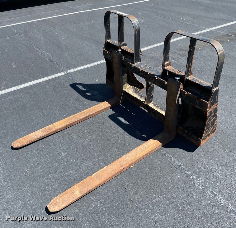 image for item KF9550 HLA HD37BO500  skid steer forks