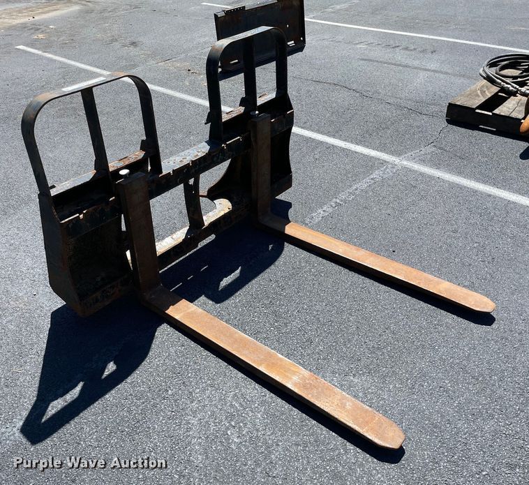 image for item KF9550 HLA HD37BO500  skid steer forks