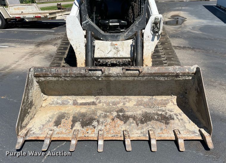 image for item KF9552 2015 Bobcat T650  tracked skid steer loader