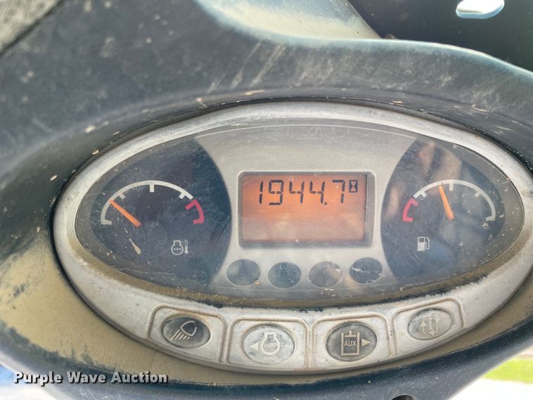 image for item KF9552 2015 Bobcat T650  tracked skid steer loader