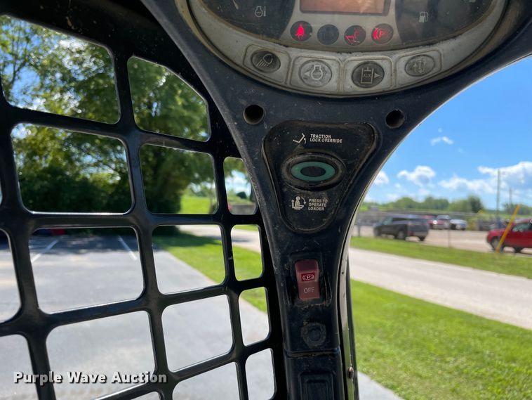 image for item KF9552 2015 Bobcat T650  tracked skid steer loader