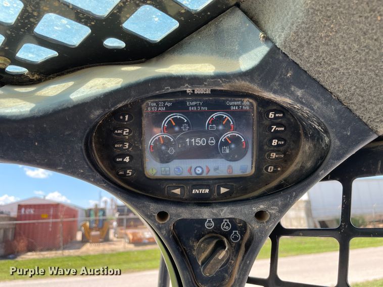 image for item KF9552 2015 Bobcat T650  tracked skid steer loader