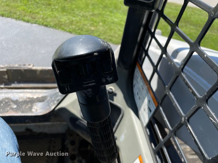 image for item KF9552 2015 Bobcat T650  tracked skid steer loader