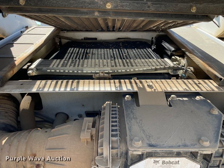 image for item KF9552 2015 Bobcat T650  tracked skid steer loader