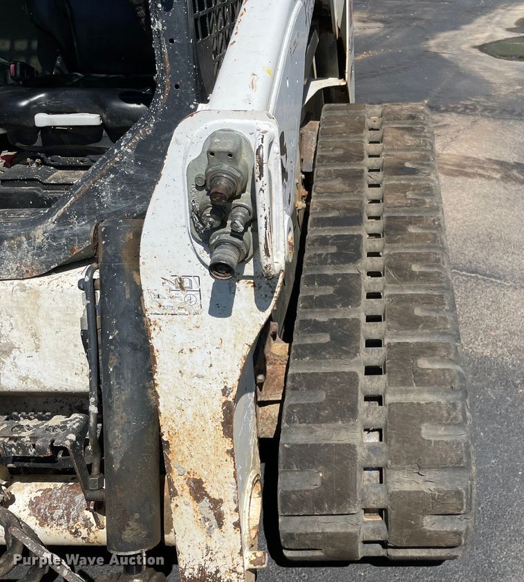 image for item KF9552 2015 Bobcat T650  tracked skid steer loader