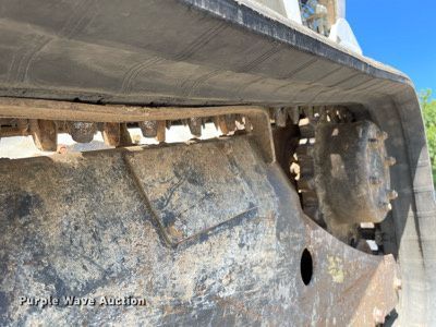 image for item KF9552 2015 Bobcat T650  tracked skid steer loader