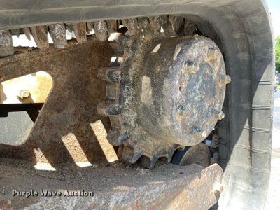 image for item KF9552 2015 Bobcat T650  tracked skid steer loader