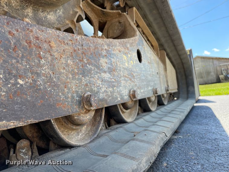 image for item KF9552 2015 Bobcat T650  tracked skid steer loader