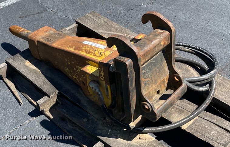 image for item KF9553 Atlas Copco SBU220  breaker