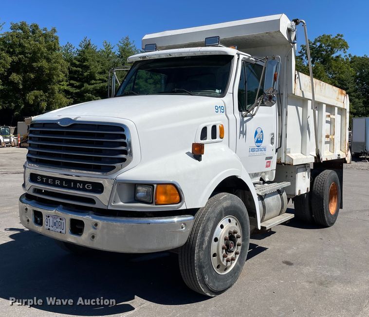 image for item KF9555 2001 Sterling L9501  dump truck