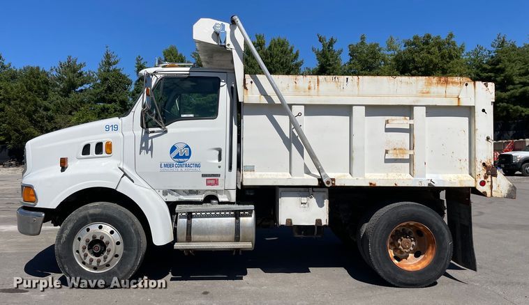 image for item KF9555 2001 Sterling L9501  dump truck