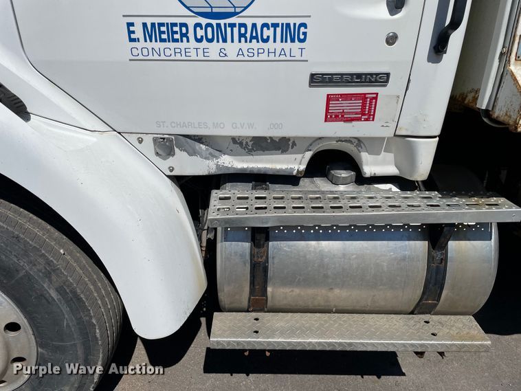 image for item KF9555 2001 Sterling L9501  dump truck