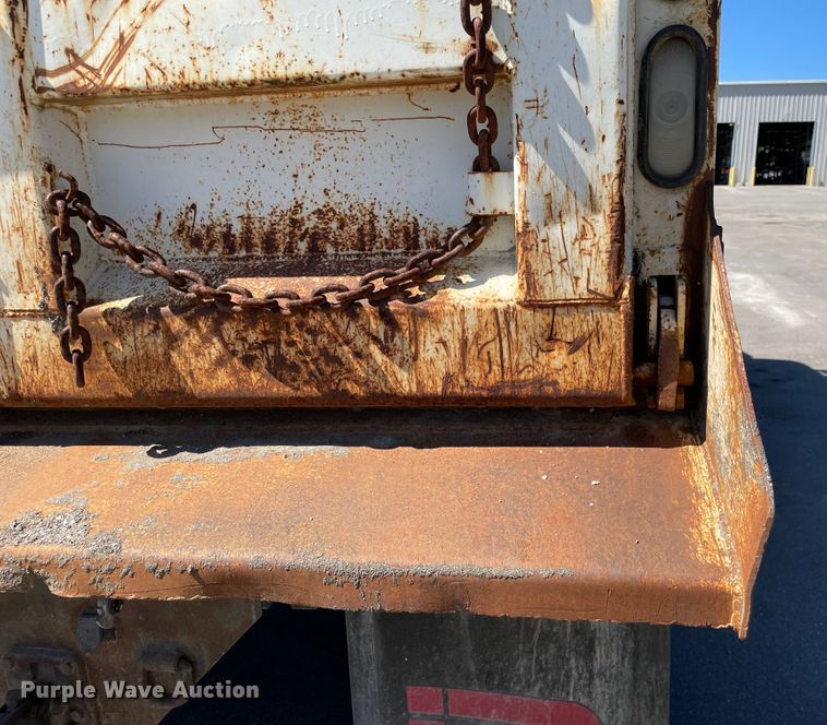 image for item KF9555 2001 Sterling L9501  dump truck