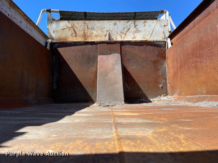 image for item KF9555 2001 Sterling L9501  dump truck